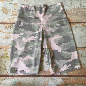 Aerie high waist biker legging shorts pink camo size S